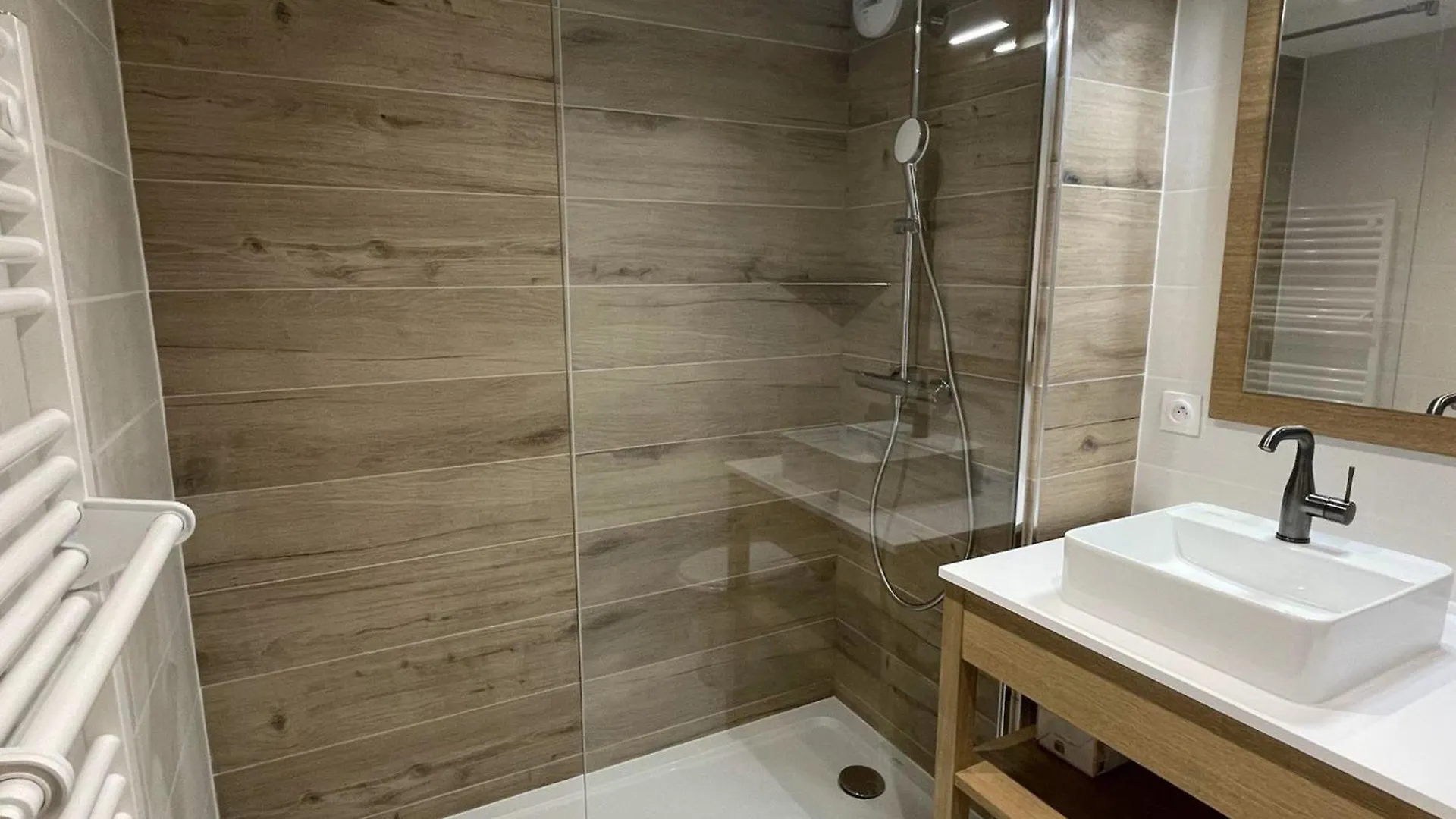 Appartement 2 Pieces Pour 4 Personnes A Meribel, Central Et Proche Pistes - Fr-1-411-739 Les Allues فرنسا